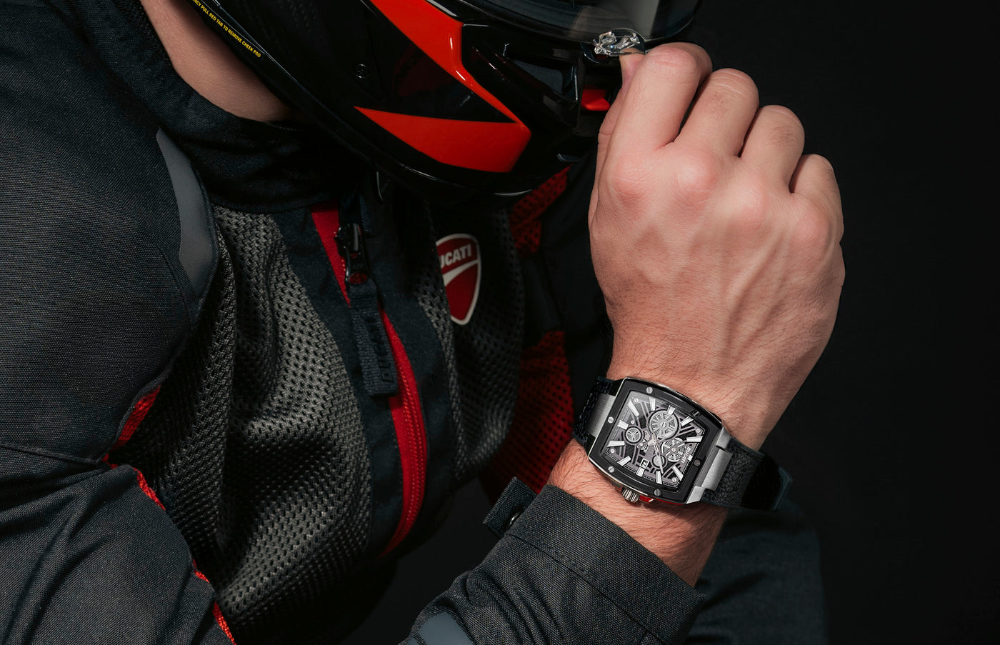 LO SPIRITO DUCATI, AL POLSO